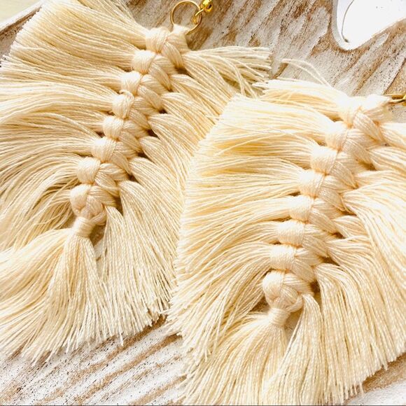 Boho Macrame Tassel Leaf Drop Earrings NWT - Picture 2 of 6